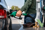 Benzin ve motorine indirim beklentisi gündemde